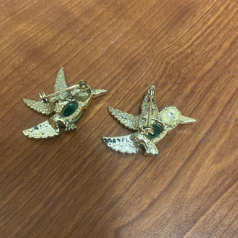 2 Hummingbird broaches/pins - Picture 2 of 2